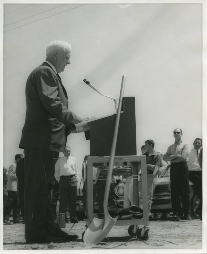 Dr. Robert Hannelly speaks at GCC's Groundbreaking